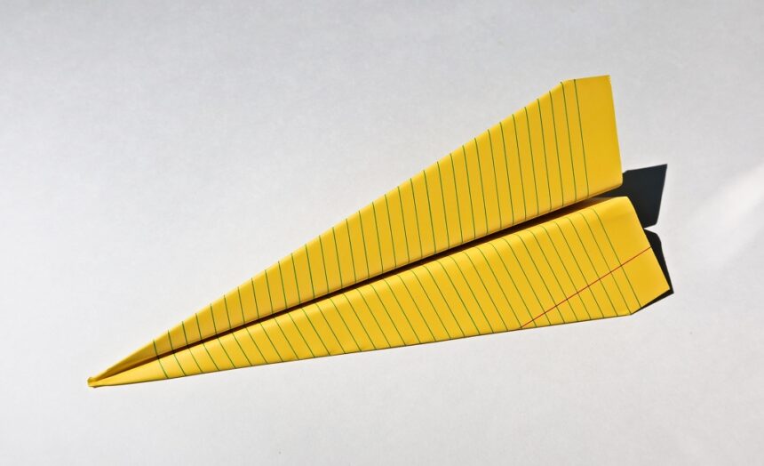 Paper Plane (yellow)